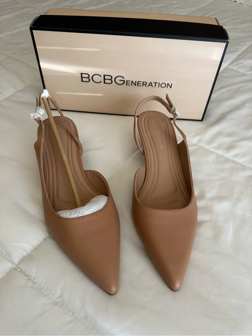 BCBGeneration Women's Tan Pointed Slingback heels - Smooth Leather Look